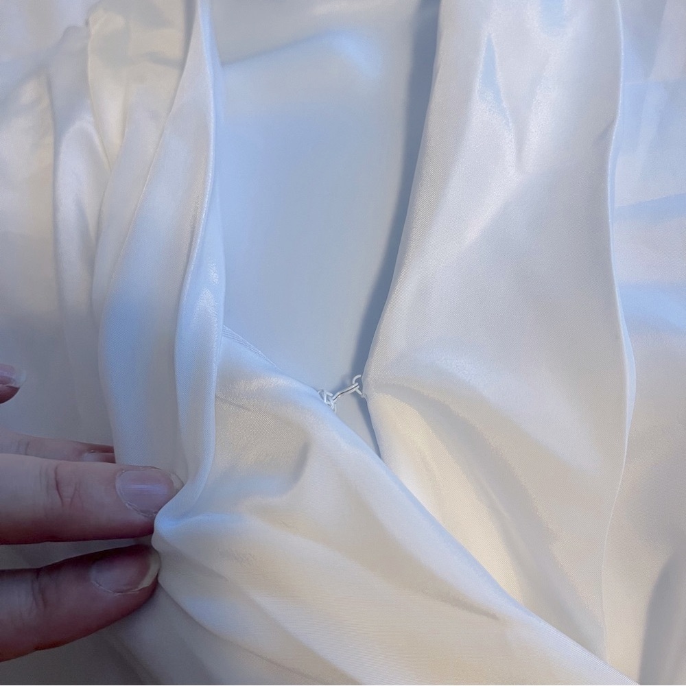🤍✨ Robed With Love – “The Alanna” Bridal Robe- New with tags ✨🤍 - Picture 9 of 12